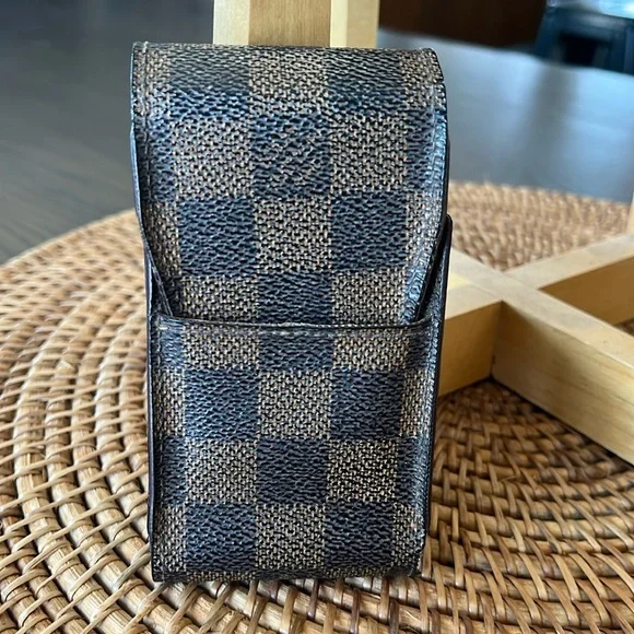 Louis Vuitton damier pouch - Picture 1 of 9